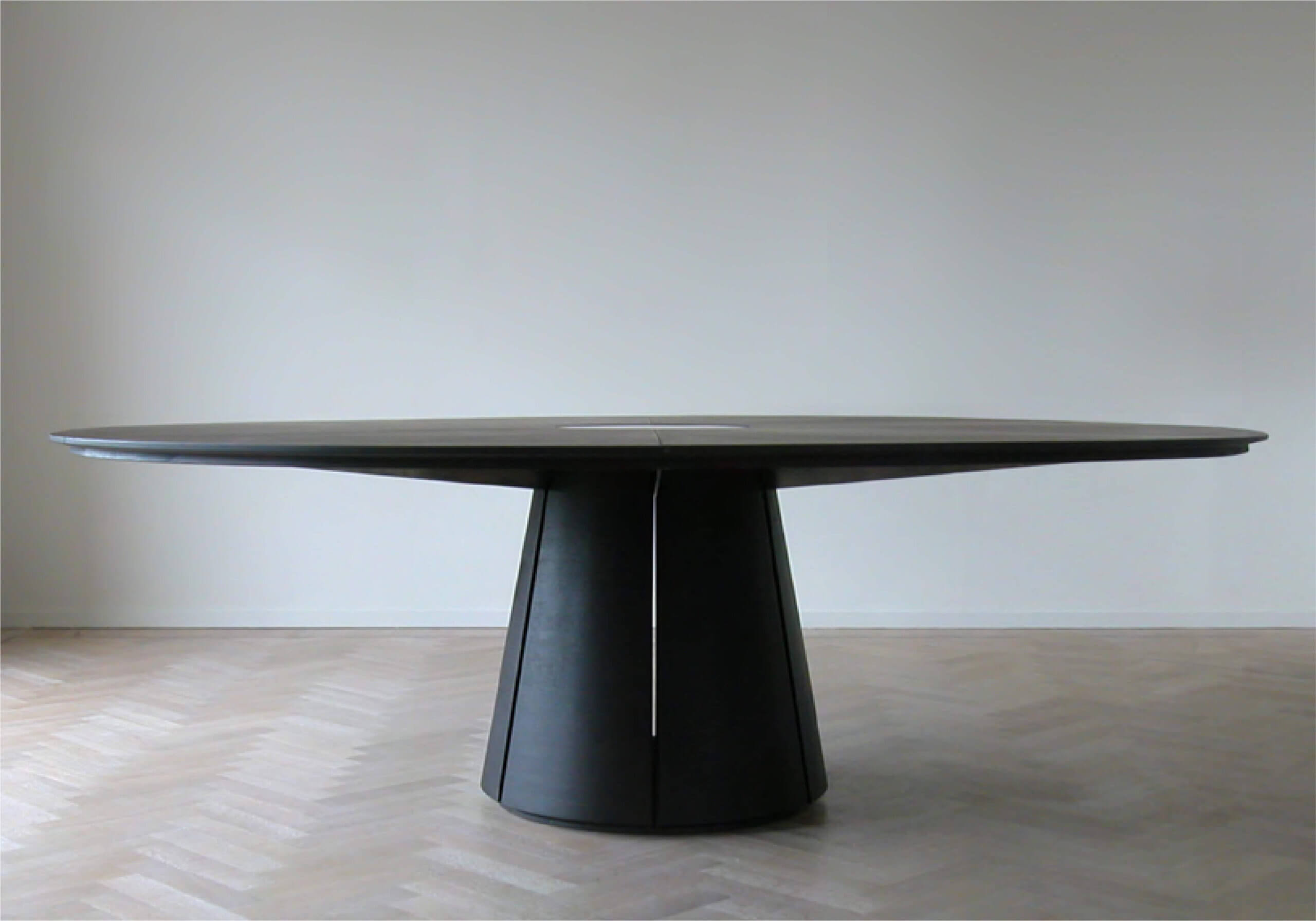 Grand Table Dessiè B